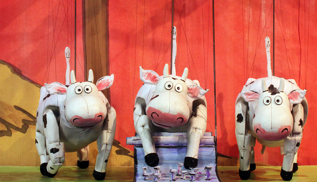 Click Clack Moo: Cows That Type at Center for Puppetry Arts